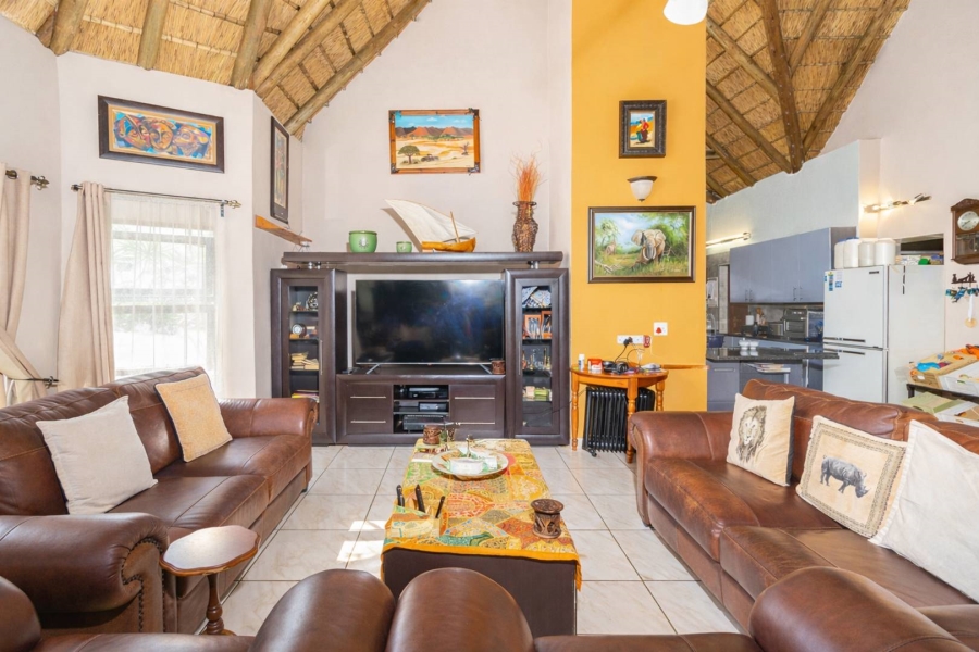 5 Bedroom Property for Sale in Melodie North West